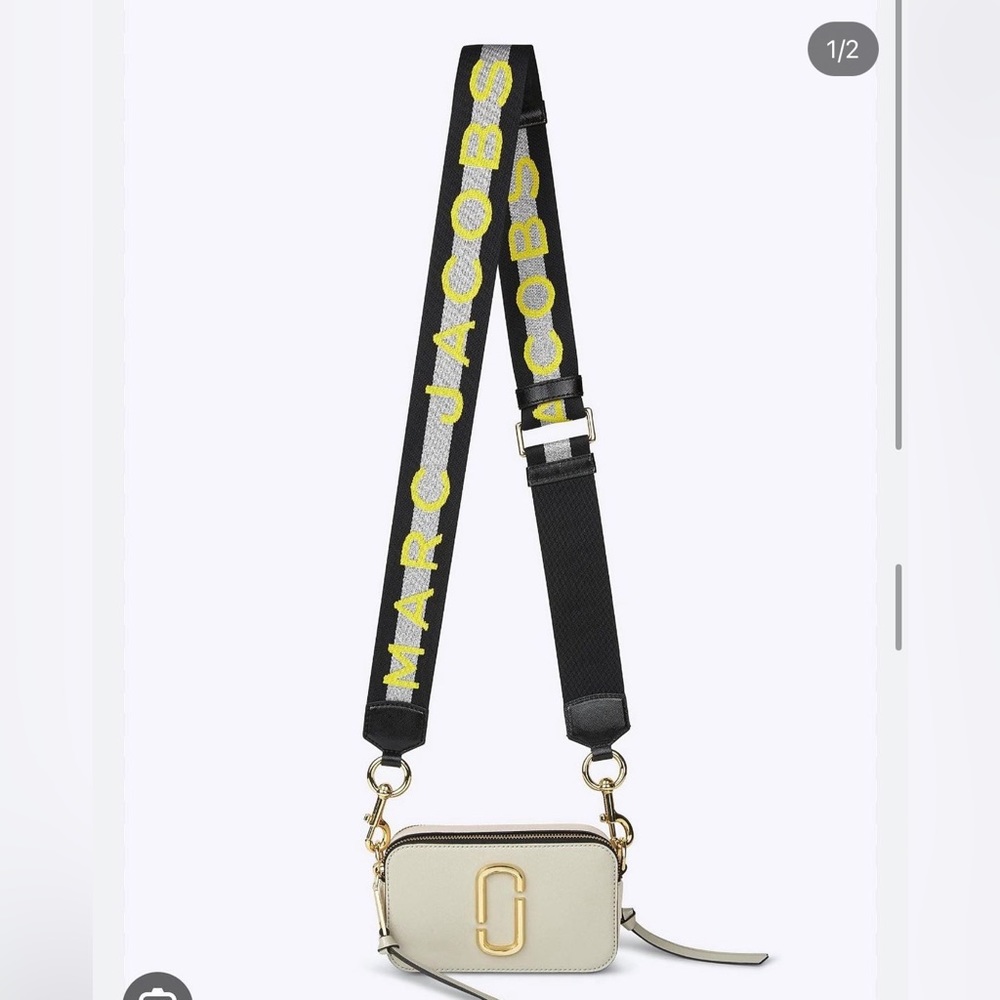 Marc Jacob’s snapshot purse! WORN A COUPLE OF TIMES. HARDLY ANY!!! OFFER!